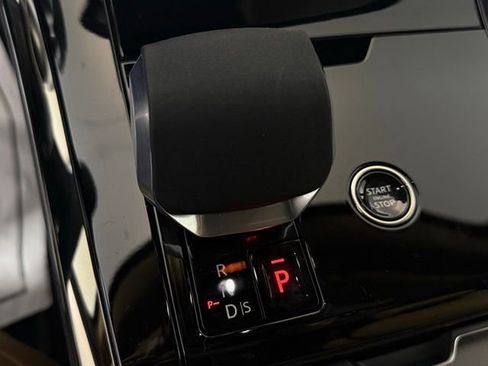 Used 2026 Land Rover Range Rover Sport SE AWD/4WD image 37