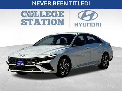 Used 2025 Hyundai Elantra Sport w/ Cargo Package image 6