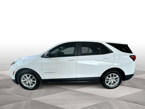 Used 2023 Chevrolet Equinox LS FWD image 5