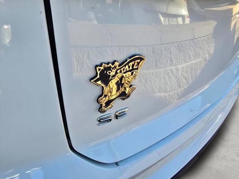 Used 2024 Volkswagen Atlas Cross Sport SE image 18