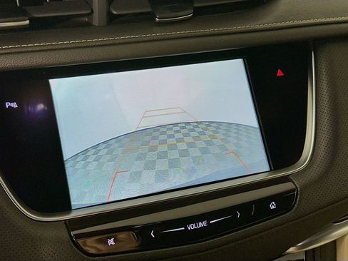 Used 2018 Cadillac XT5 Luxury w/ Driver Awareness Package AWD/4WD image 18