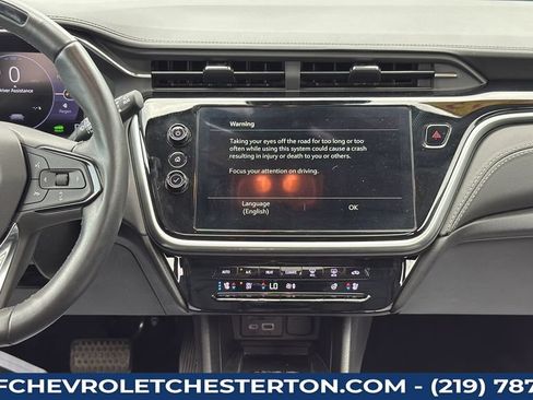 Used 2023 Chevrolet Bolt EUV Premier w/ Sun & Sound Package FWD image 18
