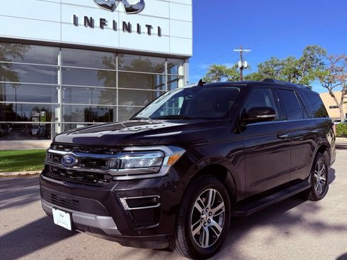 Used 2024 Ford Expedition Limited AWD/4WD image 3