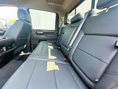 Used 2025 Chevrolet Silverado 2500 LT w/ Trail Boss Package AWD/4WD image 4