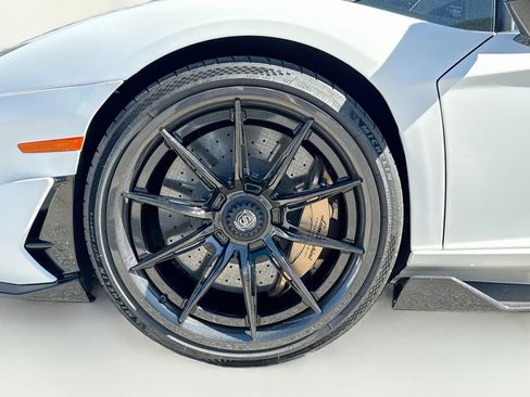 Used 2019 Lamborghini Aventador SVJ image 41