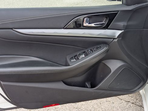 Used 2023 Nissan Maxima SV w/ Floor Mat Group image 11