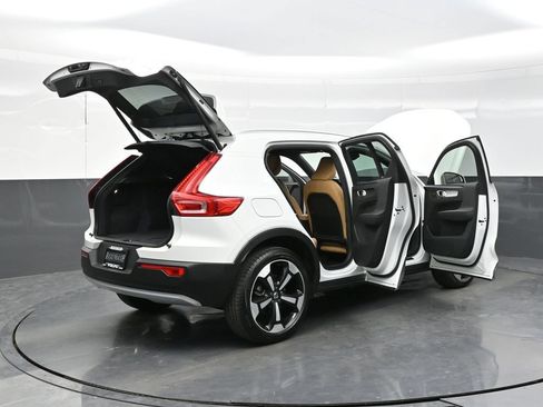 Used 2019 Volvo XC40 T5 Momentum AWD/4WD image 44