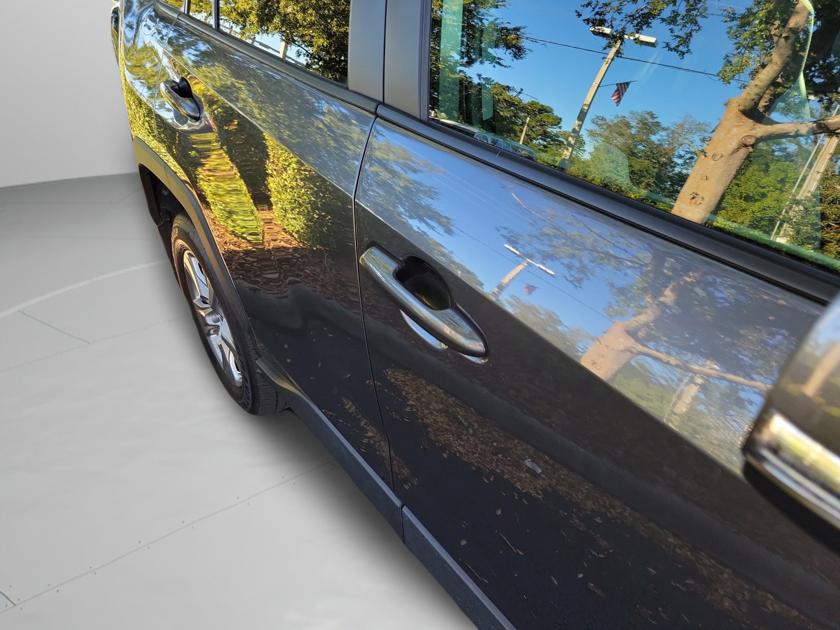 Used 2025 Toyota RAV4 XLE w/ Convenience Package FWD image 15