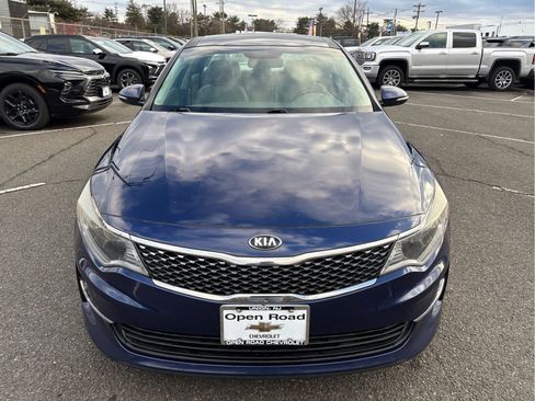 Used 2018 Kia Optima EX w/ Premium Package image 2