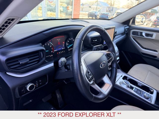 Used 2023 Ford Explorer XLT w/ Class IV Trailer Tow Package AWD/4WD image 11