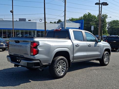 Used 2024 Chevrolet Colorado LT w/ LT Convenience Package III RWD image 6