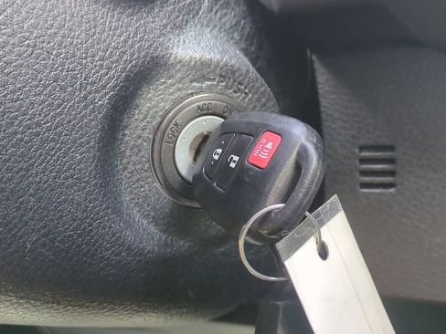 Used 2022 Toyota Tacoma SR5 w/ Technology Package image 29