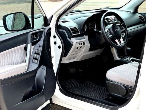 Used 2018 Subaru Forester 2.5i w/ Alloy Wheel Package image 11