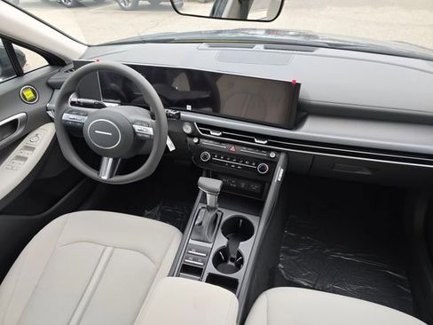 New 2026 Hyundai Sonata SE FWD image 18