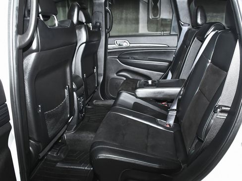 Used 2021 Jeep Grand Cherokee Laredo X image 41