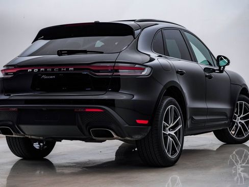 Certified 2025 Porsche Macan image 11