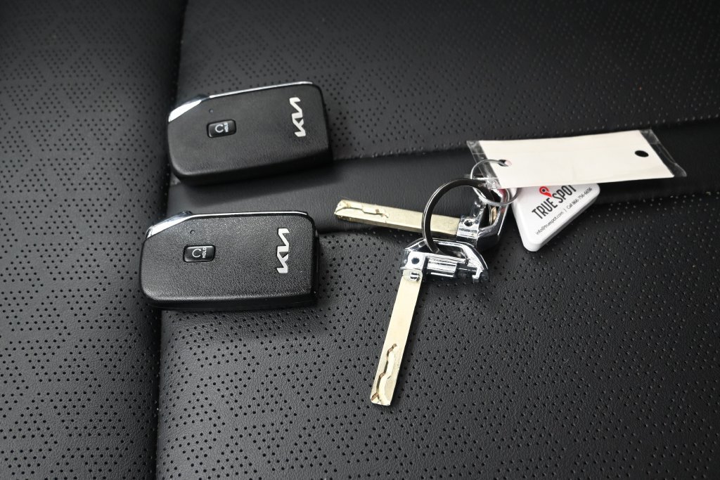 Used 2023 Kia Sorento EX w/ Panoramic Sunroof Package FWD image 24