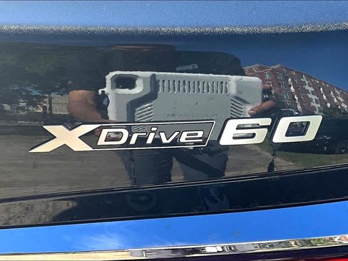 New 2025 BMW i7 xDrive60 w/ Premium Package image 8