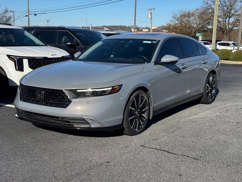 Used 2023 Honda Accord Touring image 7