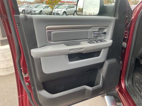 Used 2018 RAM 3500 SLT image 33