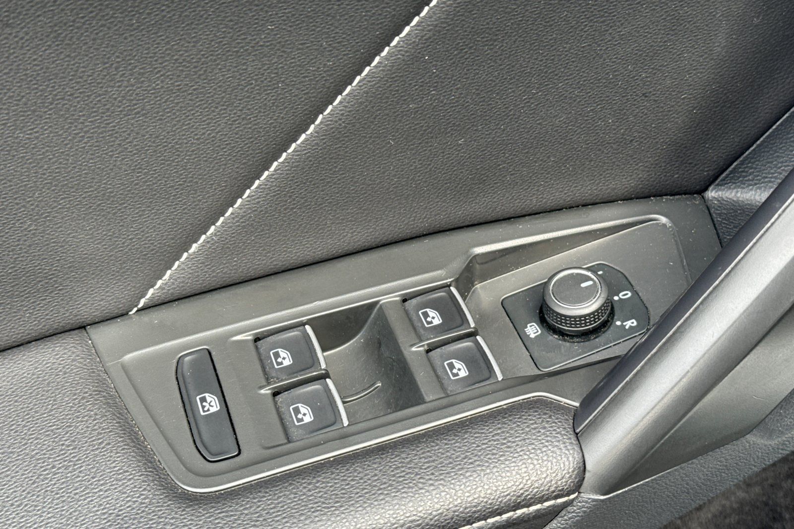 Used 2024 Volkswagen Tiguan Wolfsburg Edition FWD image 11