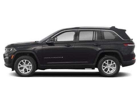 Used 2025 Jeep Grand Cherokee Limited RWD image 2