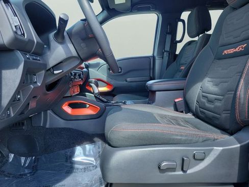 Used 2025 Nissan Frontier PRO-4X w/ Pro Convenience Package image 17