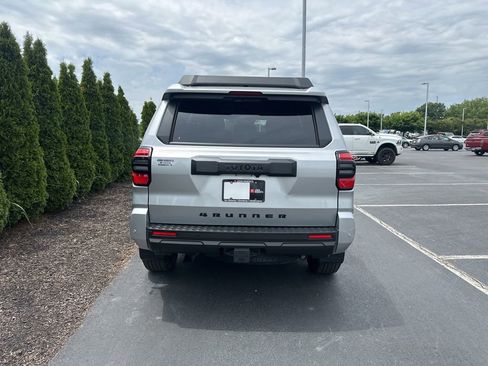 Certified 2025 Toyota 4Runner TRD Off-Road Premium AWD/4WD image 6