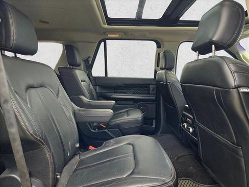 Used 2019 Ford Expedition Platinum image 17