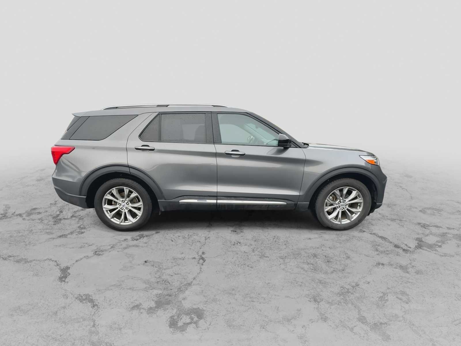 Used 2023 Ford Explorer Limited RWD image 9