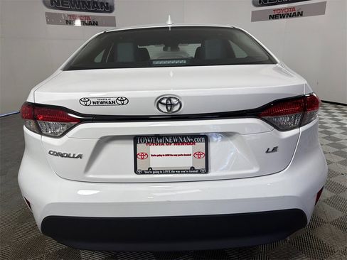 Used 2025 Toyota Corolla LE image 4