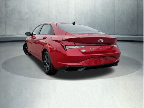 Used 2021 Hyundai Elantra SEL w/ Convenience Package image 21