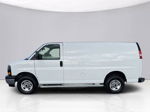 Used 2024 GMC Savana 2500 w/ Driver Convenience Package RWD image 3