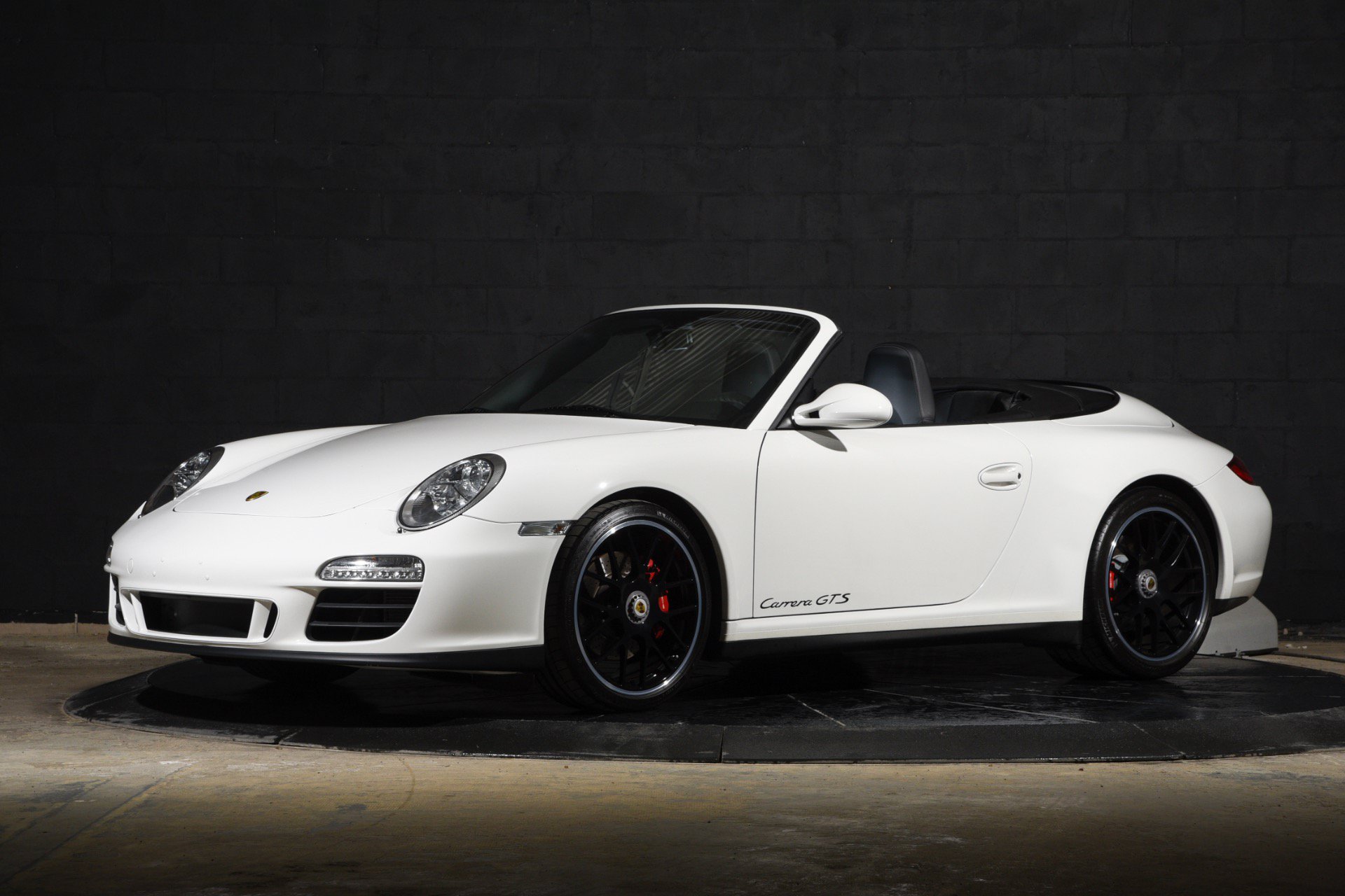 Used 2011 Porsche 911 Carrera GTS RWD image 2