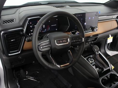 New 2026 GMC Canyon AT4 w/ Off-Road Front Bumper Package image 8