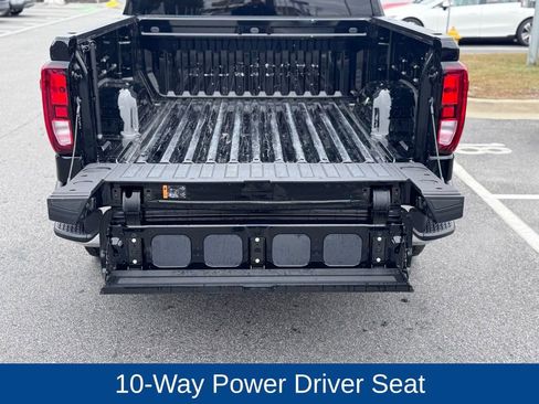 Used 2025 GMC Sierra 1500 SLE image 7