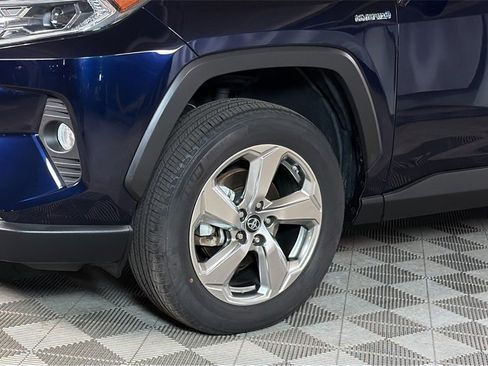 Used 2019 Toyota RAV4 Limited image 4