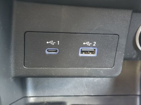 Used 2021 Nissan Kicks SR image 21