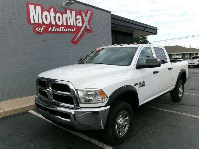 Used 2017 RAM 2500 Tradesman w/ Chrome Appearance Group AWD/4WD image 3