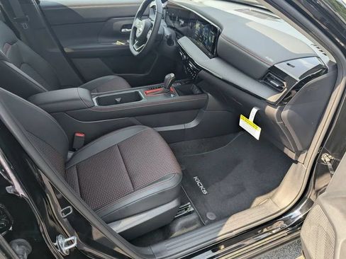 Certified 2026 Nissan Kicks SR FWD image 12