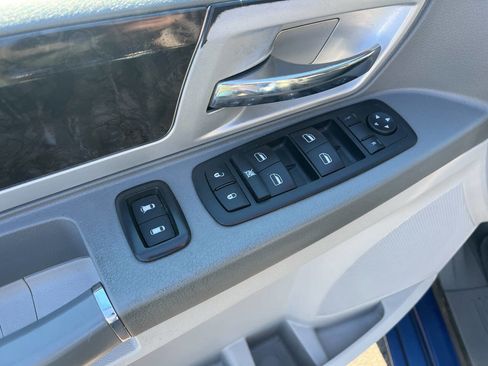 Used 2010 Dodge Grand Caravan SXT image 13