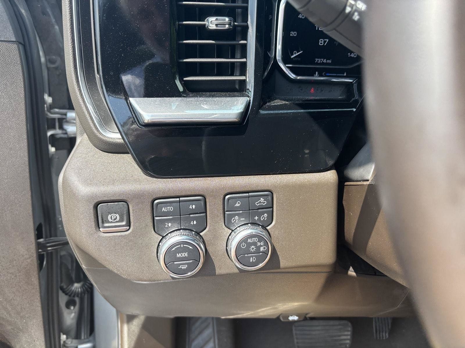 Used 2025 GMC Sierra 1500 SLT w/ SLT Premium Plus Package AWD/4WD image 19