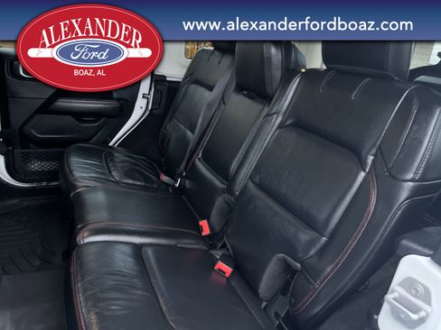 Used 2018 Jeep Wrangler Unlimited Rubicon w/ Cold Weather Group image 14