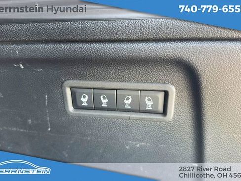 Used 2023 Jeep Wagoneer L Series III w/ Premium Group I AWD/4WD image 29
