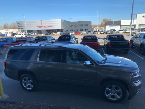 Used 2016 Chevrolet Suburban LTZ image 4