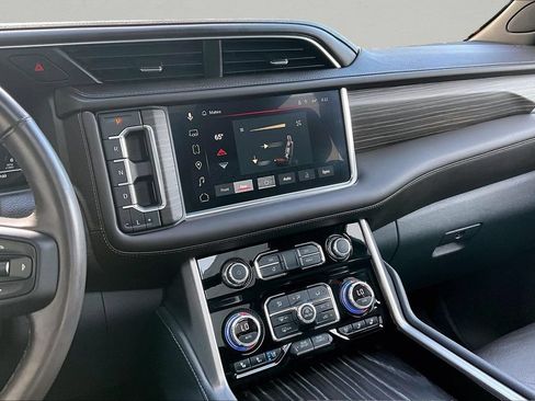 Used 2022 GMC Yukon XL Denali AWD/4WD image 10