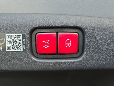 Certified 2025 Mercedes-Benz E 350 Sedan w/ Driver Assistance Package image 15