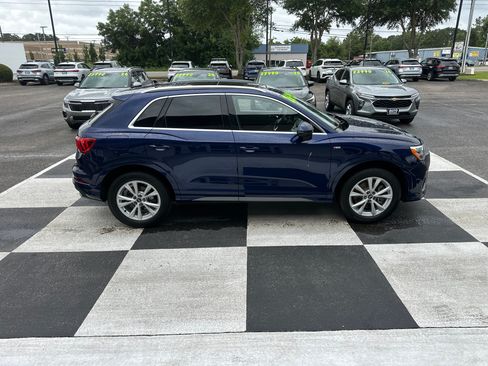 Used 2022 Audi Q3 2.0T Premium w/ Convenience Package AWD/4WD image 3