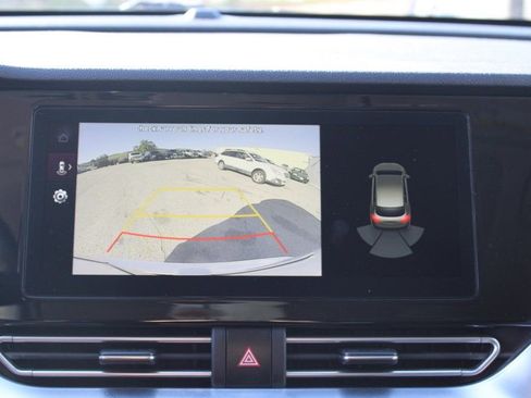 Used 2022 Kia Niro EX Premium image 18