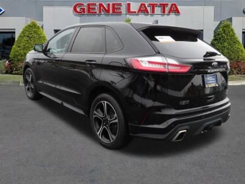 Certified 2022 Ford Edge ST w/ Equipment Group 401A image 5